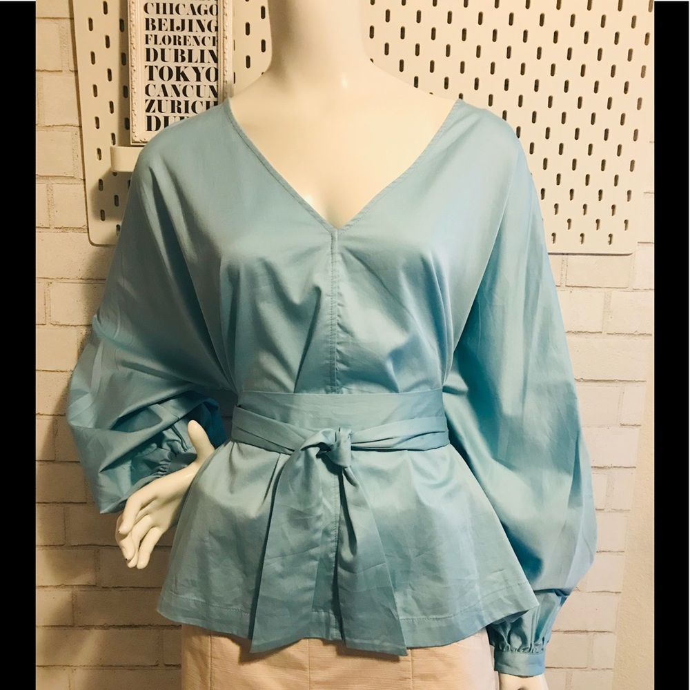NWOT Prologue aqua shirt with tie belt .